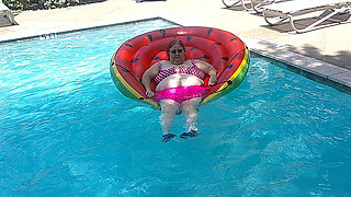 Short Video of BBW Nurse Vicki Floating on Her Huge Watermelon