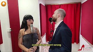 La Cantante Beabea Prefiere Otro Tipo De Microfonos, Para Chupar, Que La Cojan Y Que Le Den La Leche