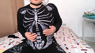 Emo MILF Enjoys Making Homemade Porn to Show off on