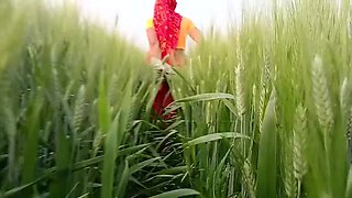 Desi Village Girl Outdoor Fucking in Jungle – School Girl Public Sex Video