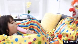 Milf does fest tricks on clown