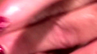 Extreme Dildo on Fuck Machine Pussy Pounding! Maxxximummilf Explores Her Gaped Pussy!