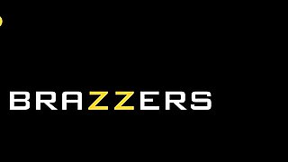 Sucking in the Mail Room.Amber Jayne, Coco Rains / Brazzers