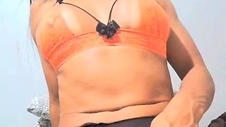 Brazilian MILF showing off