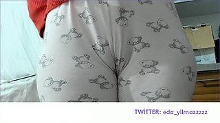 CAMELTOE- MASTURBATE WITH PAJAMAS- BIG ASS- RUBBING PUSSY WITH PAJAMAS