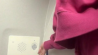 I Pee in the Plane Toilet!
