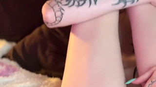 Goth Girl Tries Double Vaginal Penetration and Squirt for the First Time