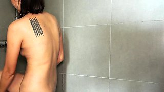 Thai MILF Lada shaving her hairy pussy