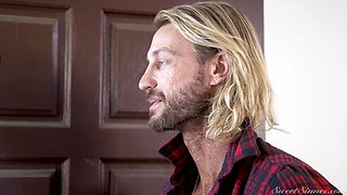 Seductive Charlie Forde crazy xxx clip