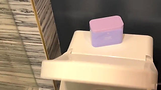Peeing in a Dungeon!!