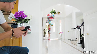 Dont Break Me - Petite Kenzie Kai Sets up Party & Seduces Xander for a Kitchen Spanking & Pile Driving Session