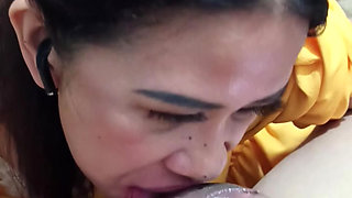 MILF Big Tits Wife Invited The Trusted Friend Of His Husband To Make This Happen While live Streaming..