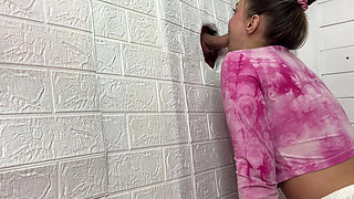 Gloryhole It Really Does Not Want Her to Stop