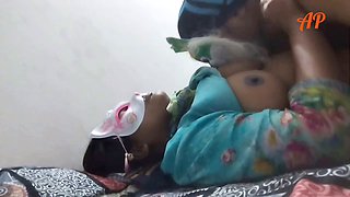 Hotwife bhabhi desi gets down to some serious pussy eating