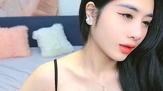 Amateur Webcam Cute Teen Plays Solo with Big Dildo