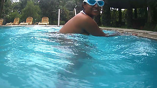 Indian Desi Couple Hot Moments at Hotel Swimming Pool