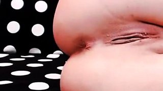 Turkish Girl Masturbates Outdoors on Webcam