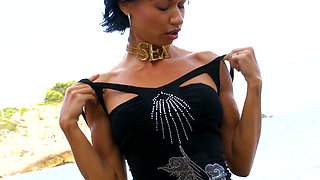 Sex horny and full of lust - who wants to fuck me on the beach