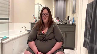 Plump Paradise First Weigh in! (sd-wmv)