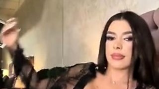 Hot brunette from squirt masturbating on webcam