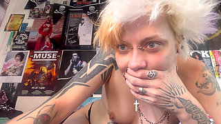 Cute Goth Gurl No Makeup Gets the Hiccups