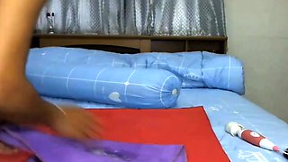 Filipina on Webcam Deep Throat and Fingering