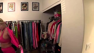 Amateur Big Boobs jerks Big Dick