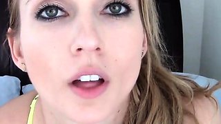 JOI Amateur Webcam Girl Masturbating in Gym Clothes