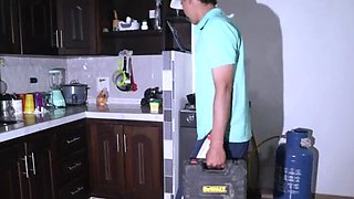 Fucking the Mechanic for Payment