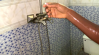 Hot Ebony Babe Bathroom Tease Curvy Natural Beauty