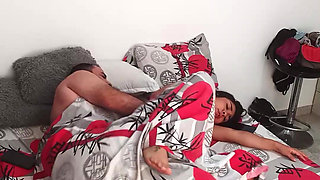 Horny stepdaughter can't stand it and asks her stepdad to fill her pussy