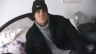 Girls to the shovel for a very hot show!