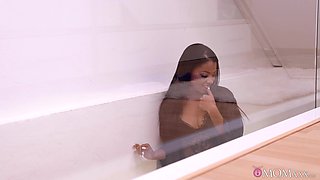 Vanessa Alessia's Long Legs in Stepmom Facesitting Heat