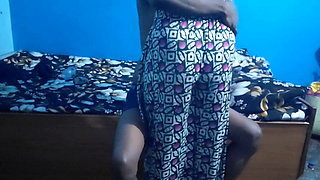 Desi Girlfriend Ki Boob's,gaand,chut,mouth Chudai Hindi Me Gali Dekar