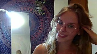 Webcam milf with breast milk live hardcore masturbate