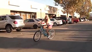 Young blonde Sammie Spades gets her tight teen pussy tasted by Chris Strokes