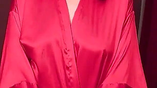 American MILF Anna Needs to Get off Before Going to Sleep