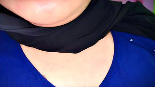 Fucking my Stepmom When she sweeping my room Without pant only wearing a hijab  Abaya  she try to seduce me to sex with her