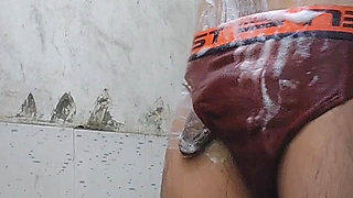 I am in the bathroom taking a bath. Phat 1