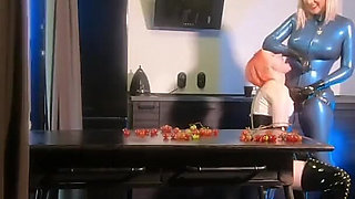 Strapon Lesbian and Latex Rubber Home Fun