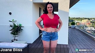 BIG TITS JOANNA BLISS GETS OILY BREAST MASSAGE