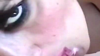 Nicoletta - MILF Cum Gulper