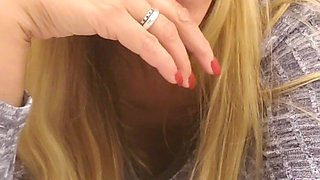 Hot Wife MILF Camgirl Jess Ryan Flashing in Hotel Room