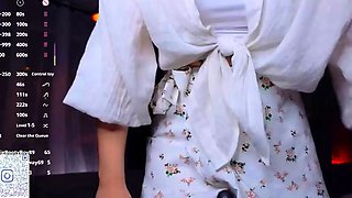 Hottest Amateur 19yo Teen in pink panties bating on Webcam