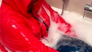 Amateur fat slut getting her wet pussy