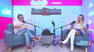 Stellar COUGAR PamelaXpice heads wild railing a yam-sized fuck stick in an exceptionally wild way.