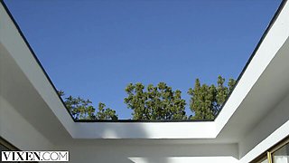 Skylar Vox's riding trailer by Vixen