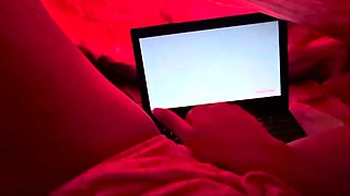 Amateur girl masturbates to uncensored hentai while her