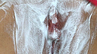 Shaving a Very Hairy Pussy! Closeup Pussy!