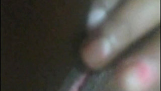 Desi bhabhi ji bani desi randi hui chut me khujli chaiyye chudai  ke liye taggda land